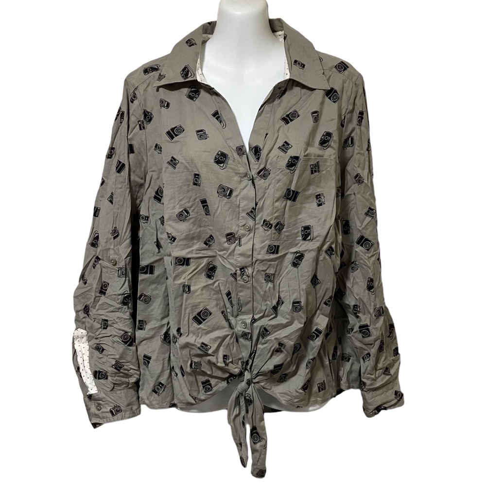Style & Co Camera All Over Print Green Button Down with Tie Bottom